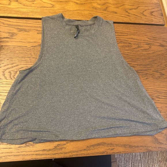 Carbon38 Charcoal Muscle Tee crop Tank‎ - Picture 6 of 6